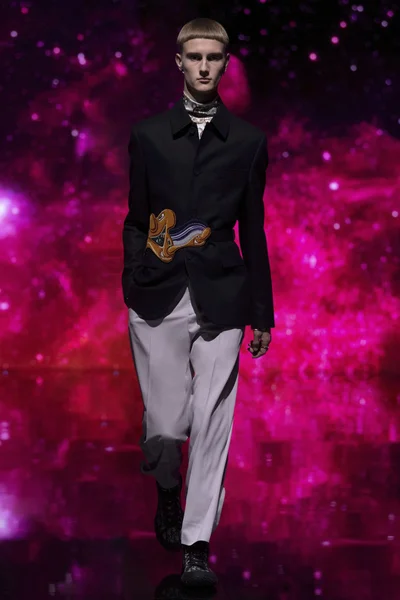 Look 44